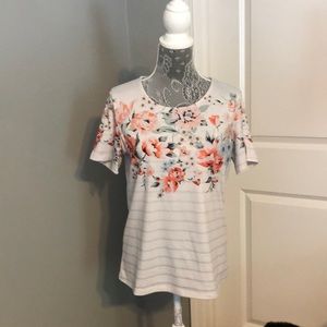 Floral short sleeve top